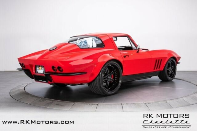 Chevrolet Corvette 1966 image number 25