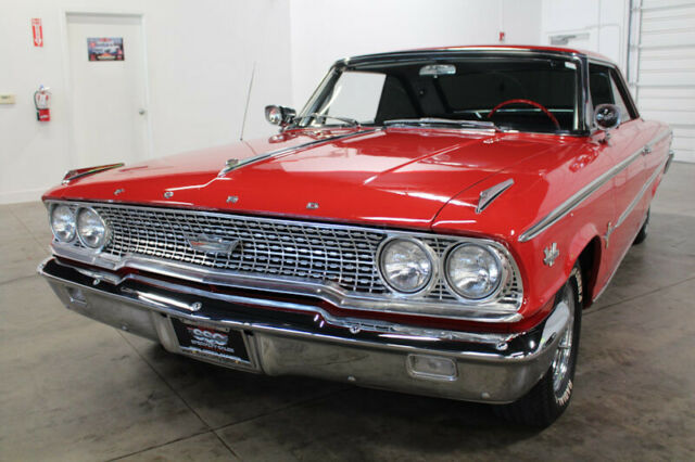 Ford Galaxie 1963 image number 13