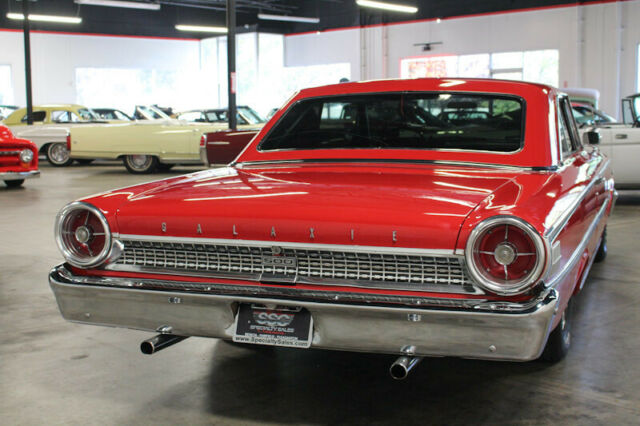 Ford Galaxie 1963 image number 32