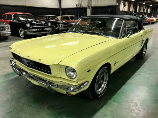 Ford Mustang 1966 image number 21