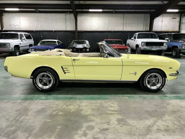 Ford Mustang 1966 image number 29