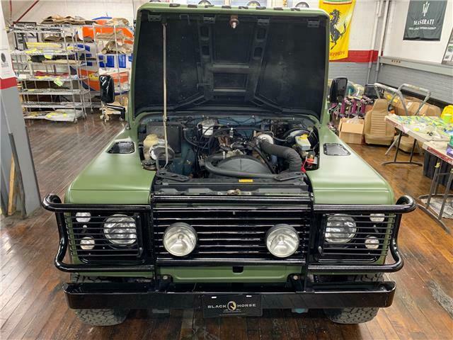 Land Rover Defender 1970 image number 15