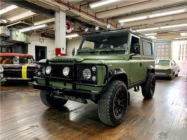 Land Rover Defender 1970 image number 2