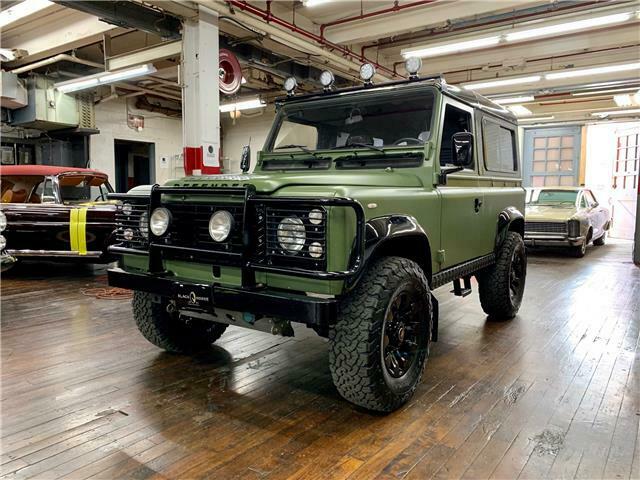 Land Rover Defender 1970 image number 24