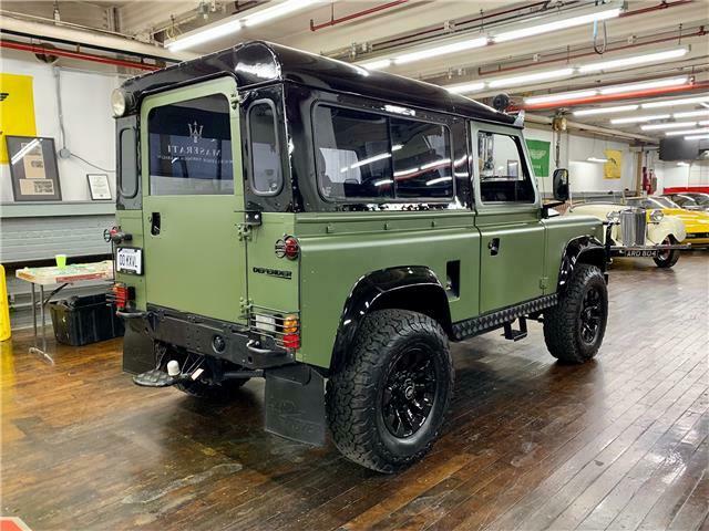 Land Rover Defender 1970 image number 25