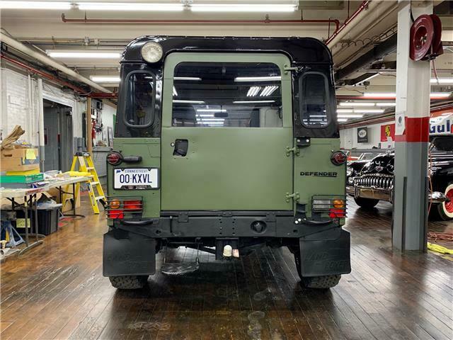 Land Rover Defender 1970 image number 27