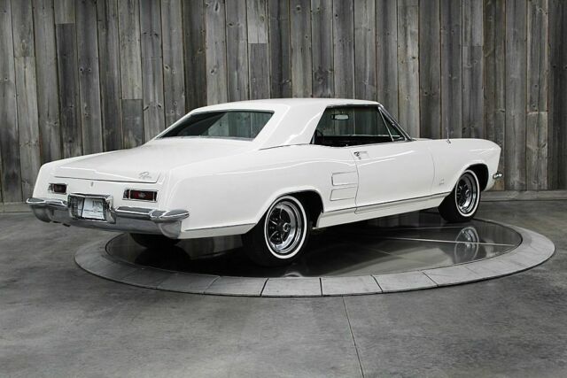 Buick Riviera 1963 image number 14