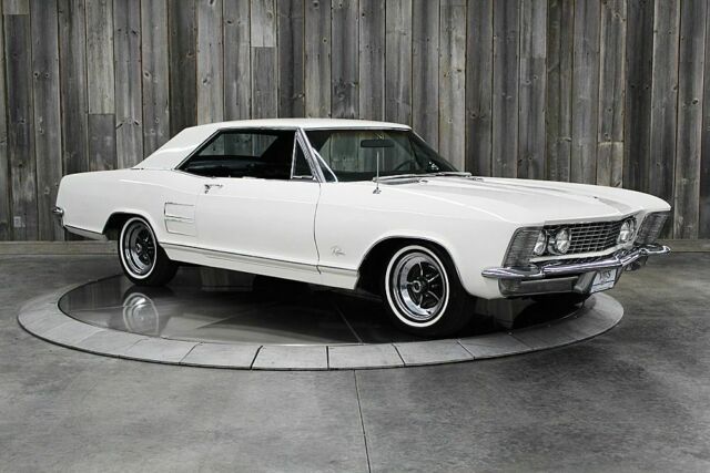 Buick Riviera 1963 image number 15