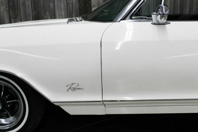 Buick Riviera 1963 image number 20