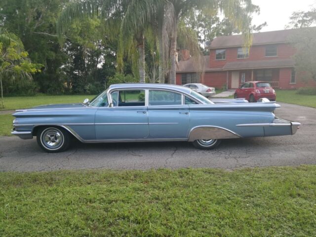 Oldsmobile Ninety-Eight 1959 image number 4