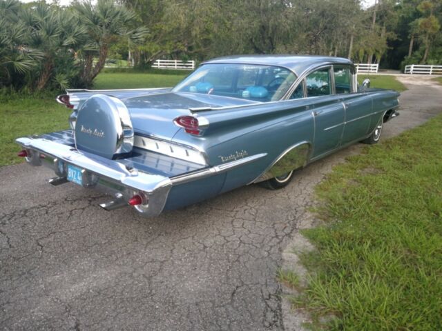 Oldsmobile Ninety-Eight 1959 image number 6