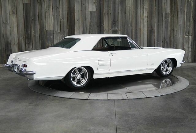 Buick Riviera 1963 image number 15