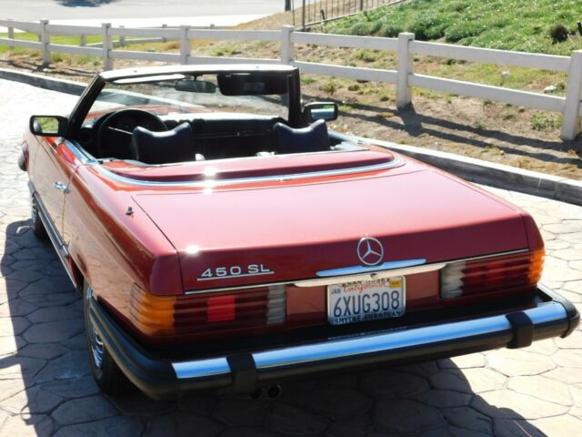 Mercedes-Benz SL-Class 1977 image number 32