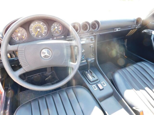 Mercedes-Benz SL-Class 1977 image number 36