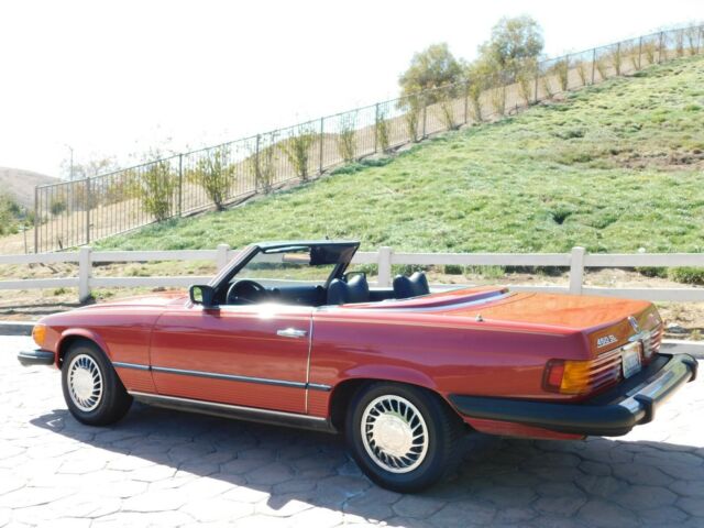 Mercedes-Benz SL-Class 1977 image number 5