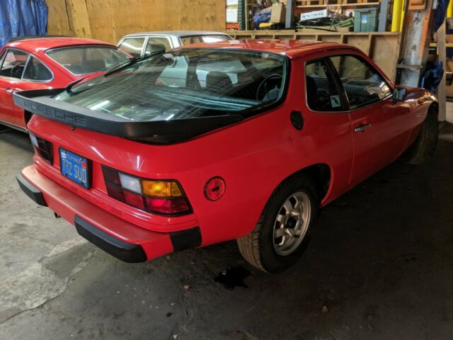 Porsche 924 1977 image number 6