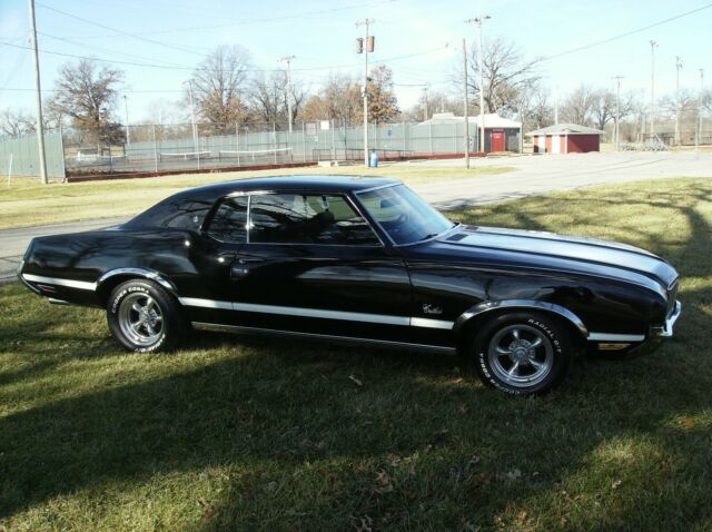 Oldsmobile Cutlass 1972 image number 28