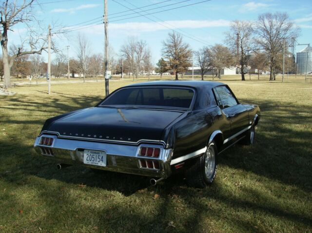 Oldsmobile Cutlass 1972 image number 29