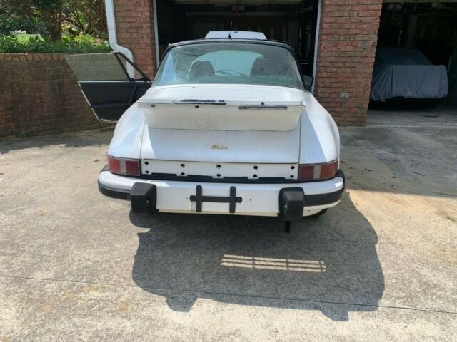 Porsche 911 1976 image number 31