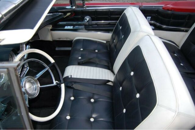 Lincoln Continental 1960 image number 11