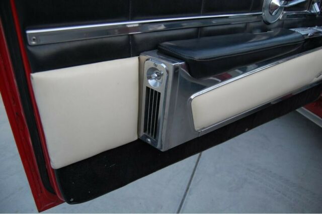 Lincoln Continental 1960 image number 13