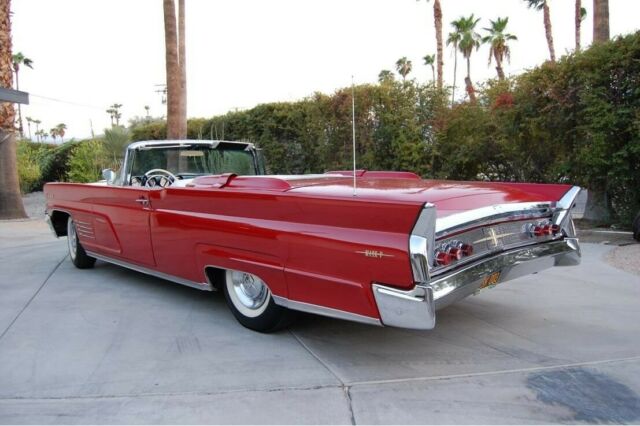 Lincoln Continental 1960 image number 2