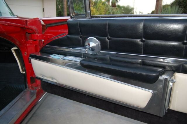 Lincoln Continental 1960 image number 38