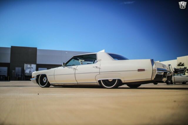 Cadillac DeVille 1972 image number 13