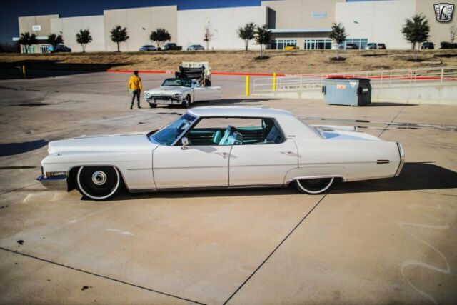 Cadillac DeVille 1972 image number 32