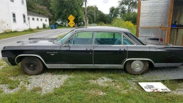 Oldsmobile Ninety-Eight 1963 image number 25