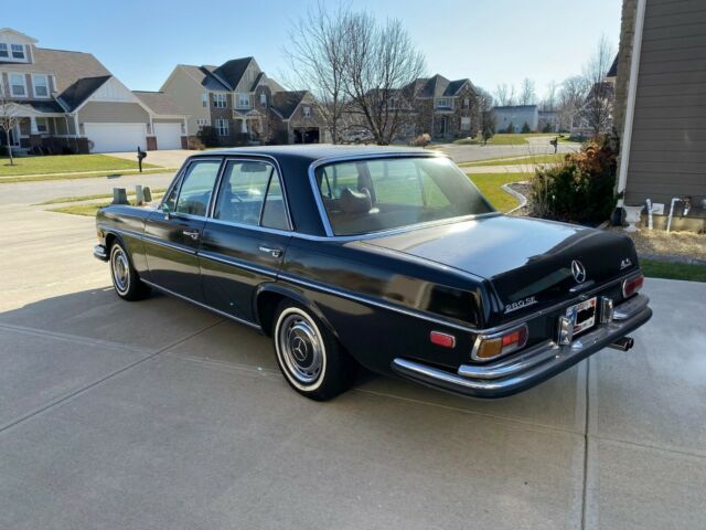 Mercedes-Benz S-Class 1973 image number 25