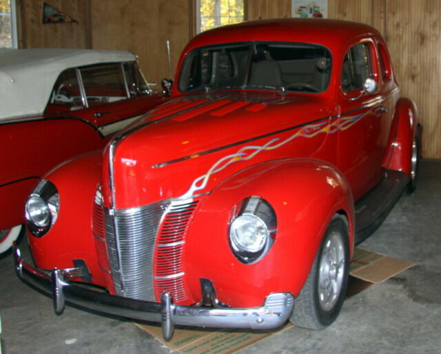 Ford Deluxe 1940 image number 0