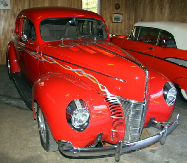 Ford Deluxe 1940 image number 1