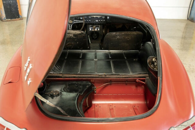 Jaguar E-Type 1966 image number 34