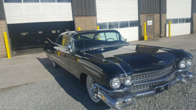 Cadillac DeVille 1959 image number 2