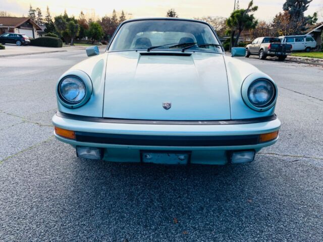 Porsche 911 1975 image number 10