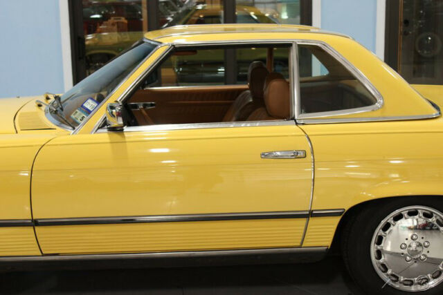 Mercedes-Benz 400-Series 1979 image number 37