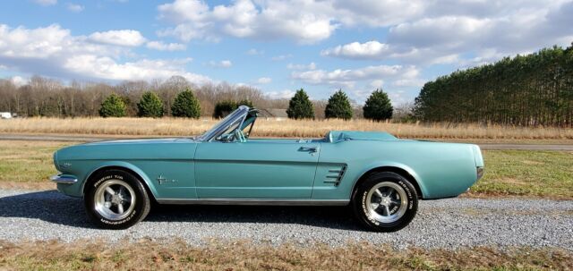 Ford Mustang 1966 image number 27