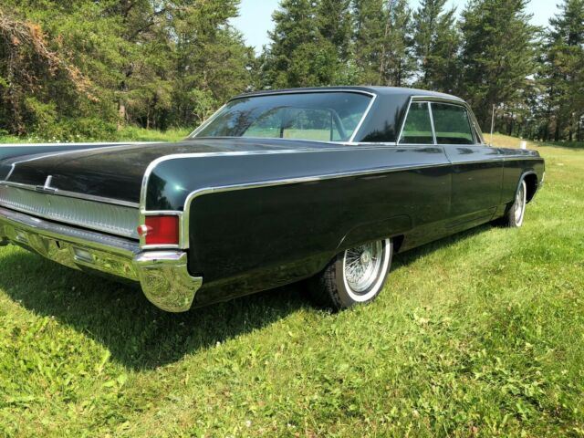 Oldsmobile Ninety-Eight 1964 image number 12