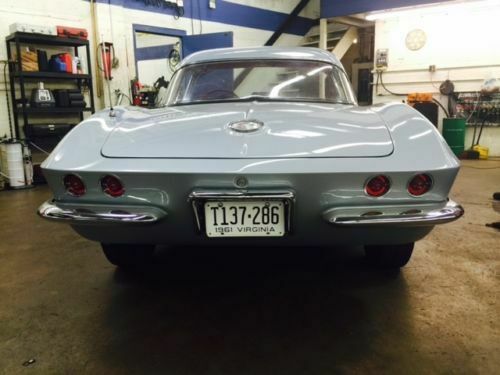 Chevrolet Corvette 1961 image number 30