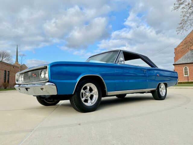 Dodge Coronet 1967 image number 2