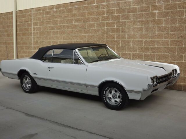 Oldsmobile Cutlass 1966 image number 1