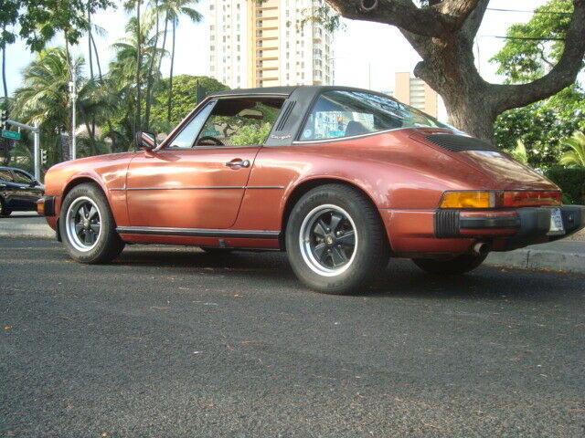 Porsche 911 1977 image number 1