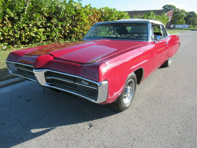 Pontiac Grand Prix 1967 image number 1