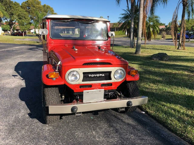 Toyota Land Cruiser 1974 image number 1