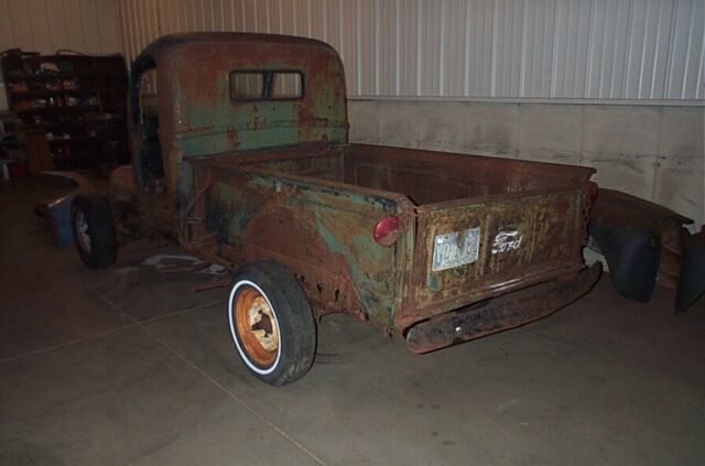 Ford F-100 1946 image number 3