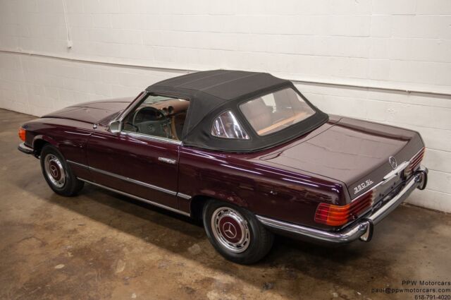 Mercedes-Benz SL-Class 1972 image number 11