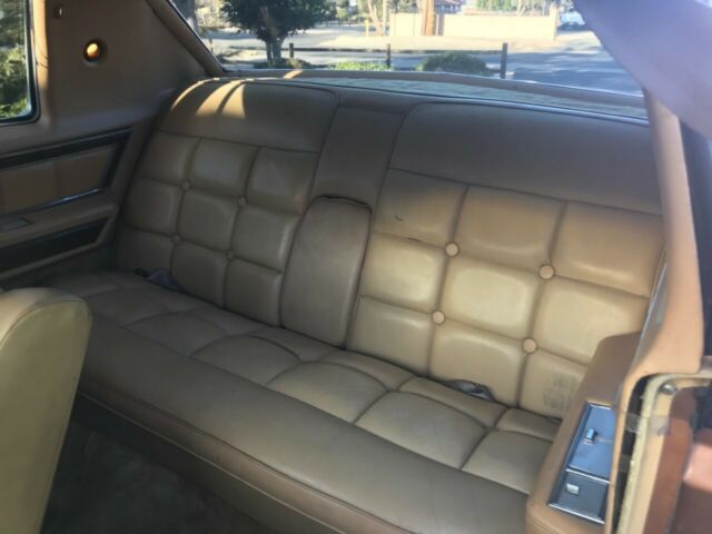 Lincoln Continental 1975 image number 28