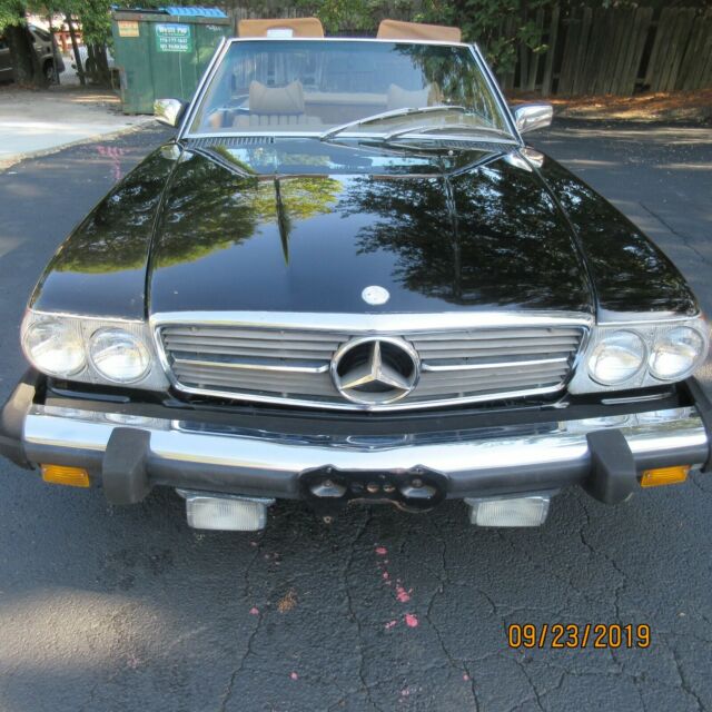 Mercedes-Benz SL-Class 1976 image number 28