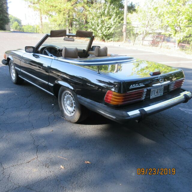 Mercedes-Benz SL-Class 1976 image number 34